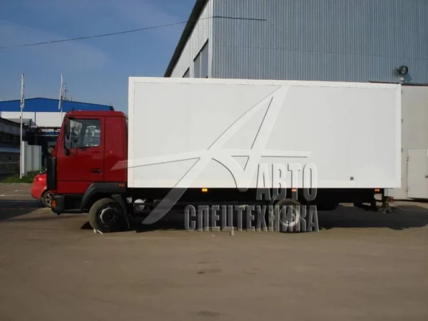 Промтоварный фургон МАЗ 4371
